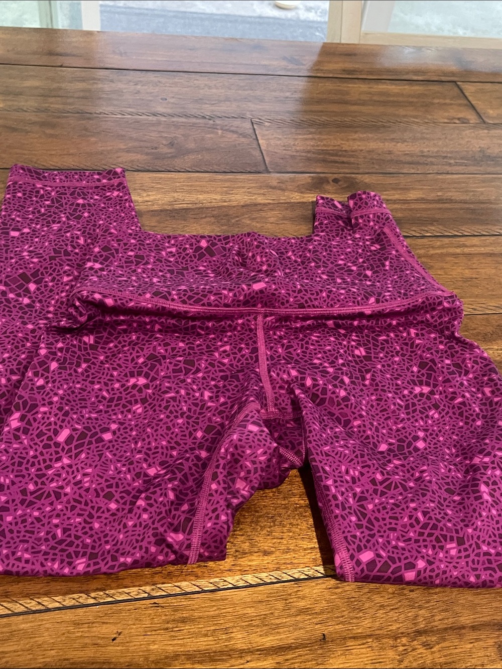 Lululemon High Times 7/8 Leggings Luxtreme
Paradise Geo Regal Plum size 6 - Picture 10 of 11